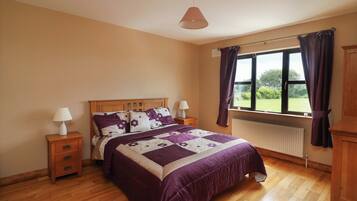 4 bedrooms, individually decorated, individually furnished, free WiFi