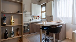 Kühlschrank, Mikrowelle, Geschirrspüler