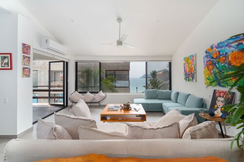 Seaside Location: Beach & Marina Views
Family size,  2 decks & Private Elevator!