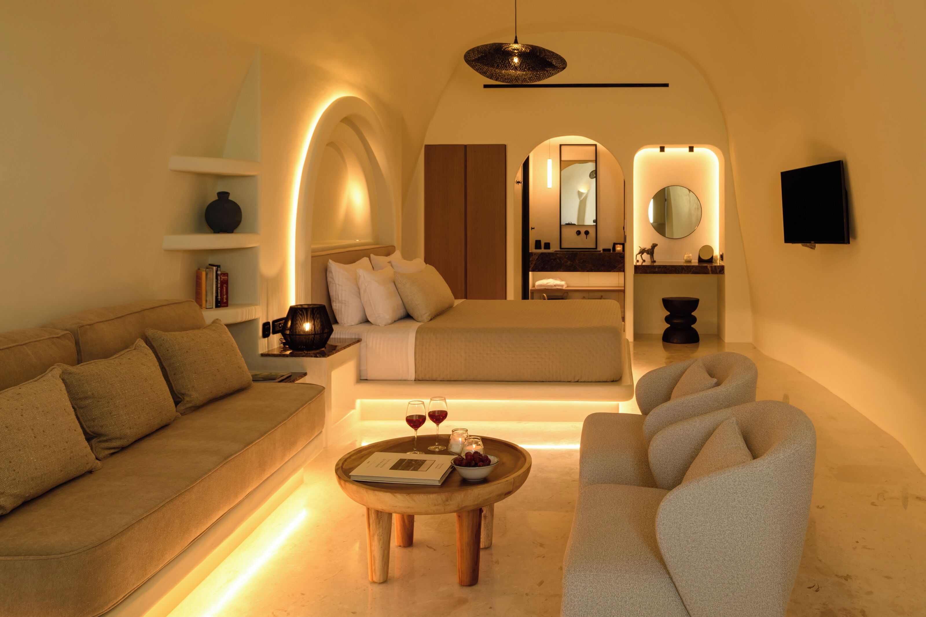 Elegant Suite with Hot Tub and Sea View | Coffres-forts dans les chambres, chambres insonorisées