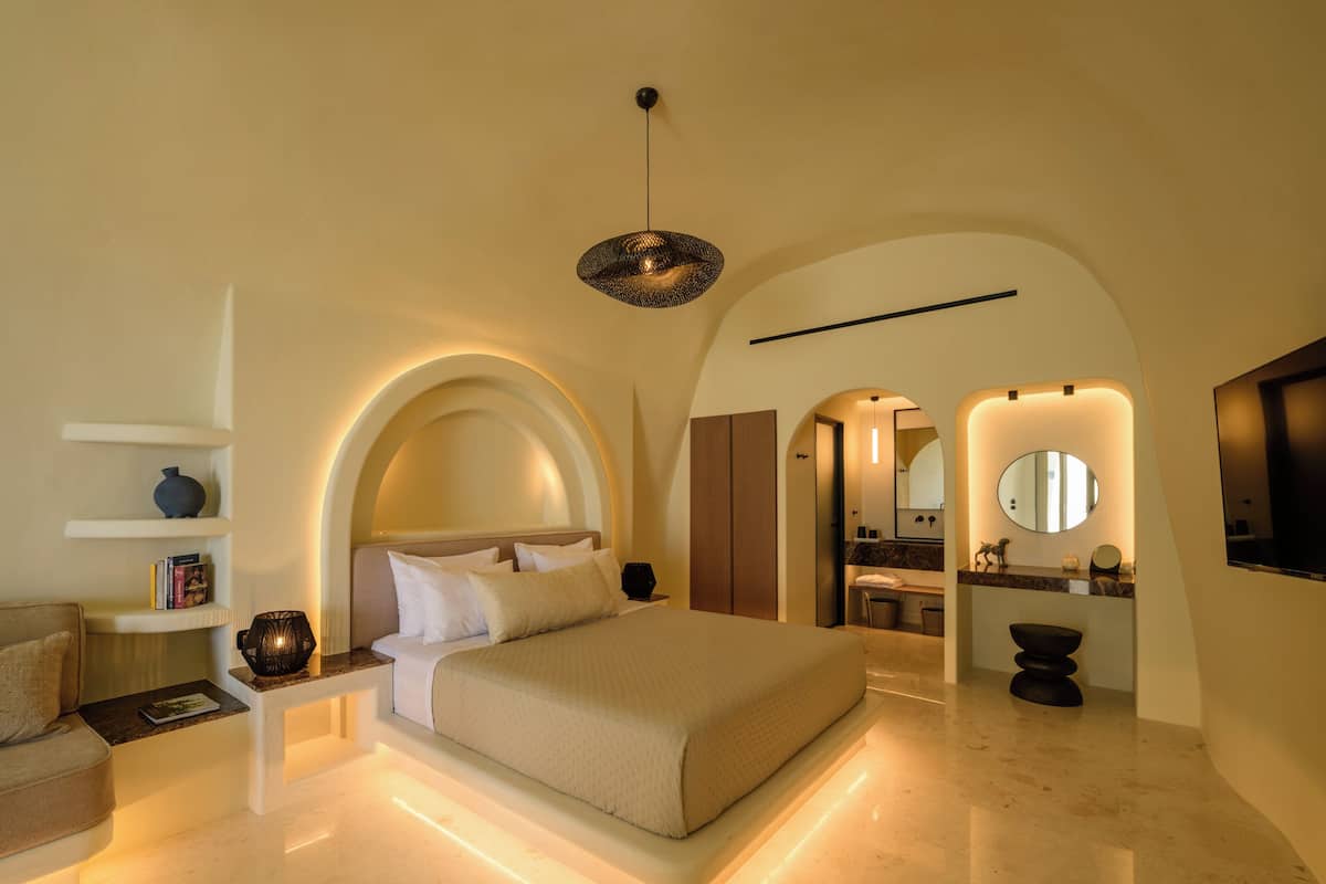 Elegant Suite with Hot Tub and Sea View | ตู้นิรภัยในห้องพัก, ห้องเก็บเสียง, เตารีด/โต๊ะรีดผ้า, Wi-Fi ฟรี