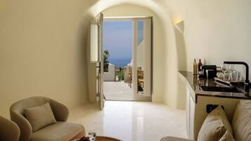 Elegant Suite with Hot Tub and Sea View | Coin séjour