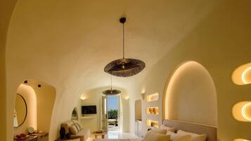 Premium Suite with Heated Plunge Pool and Sea View | In-room safe, soundproofing, iron/ironing board, free WiFi