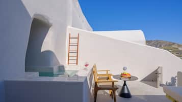 Premium Suite with Heated Plunge Pool and Sea View | Terrace/patio