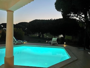 Utomhuspool