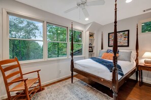 4 habitaciones, tabla de planchar con plancha, wifi y ropa de cama 