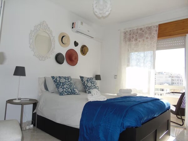 2 Bed - Sleeps 4 - Balcony - City Centre - Faro