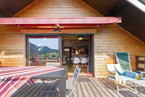 Chalet « Gresse » : Vue Montagne, Grande Terrasse et Espace Privatif en Herbe autour du Chalet