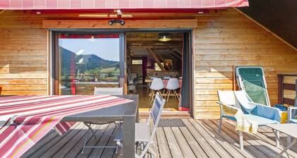 Chalet « Gresse » : Vue Montagne, Grande Terrasse et Espace Privatif en Herbe autour du Chalet