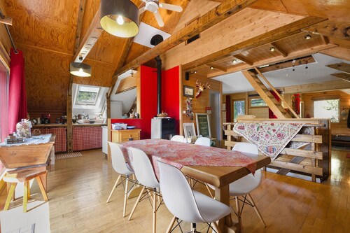 Chalet « Gresse » : Vue Montagne, Grande Terrasse et Espace Privatif en Herbe autour du Chalet