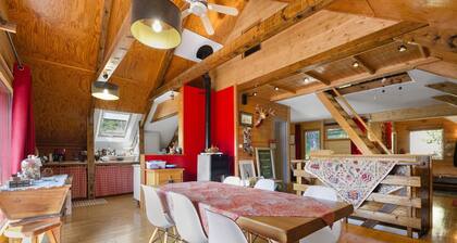 Chalet « Gresse » : Vue Montagne, Grande Terrasse et Espace Privatif en Herbe autour du Chalet