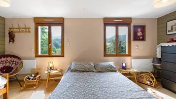 3 bedrooms, iron/ironing board