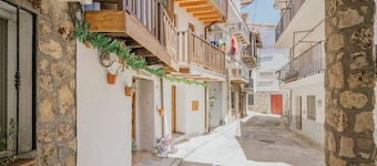 Holiday Home 'La Casa De La Golondrina' with Balcony and Air Conditioning
