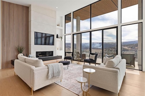 Luxury Home in Kelowna