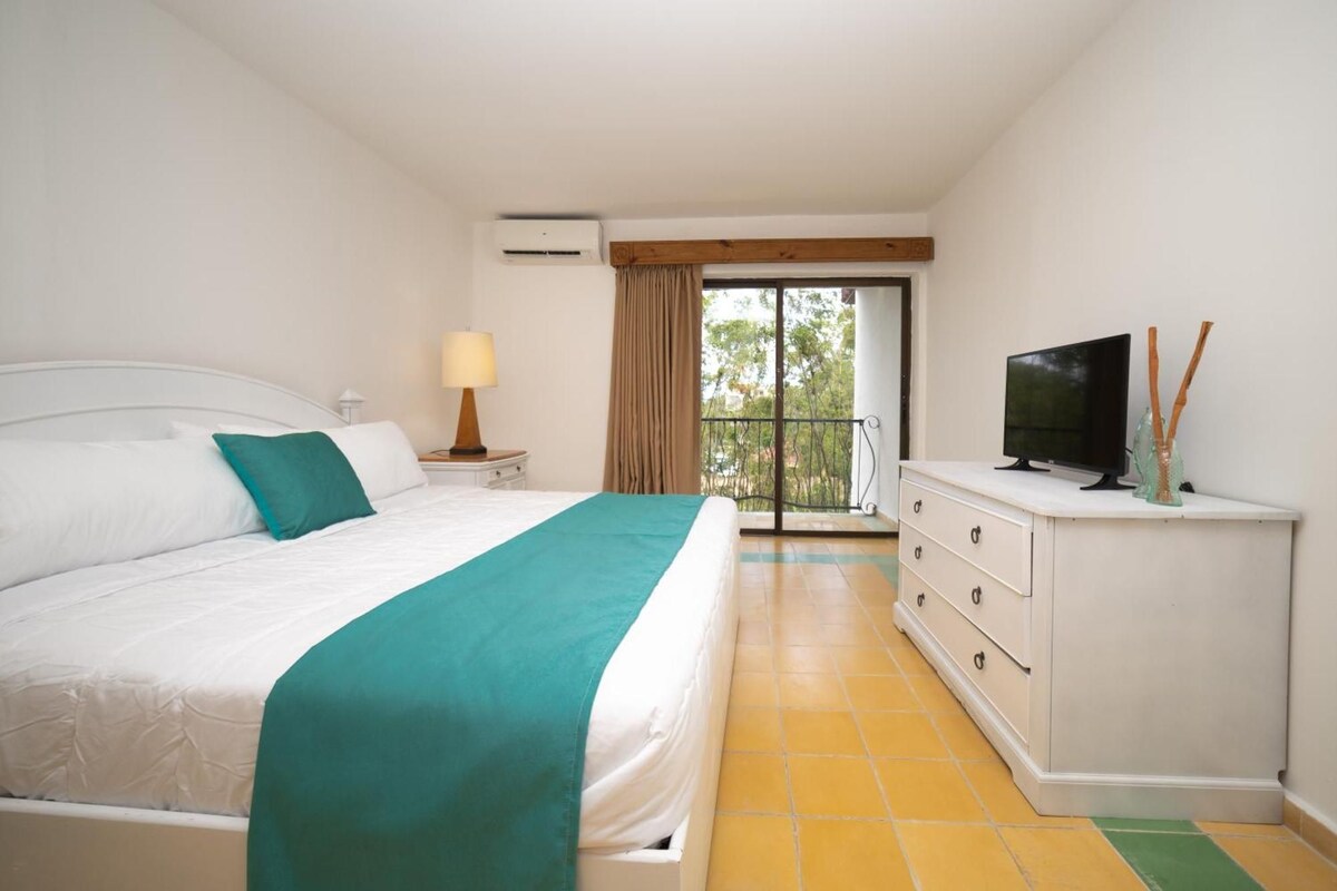 Superior Double Room, Sea View | Iron/ironing board (on request), free WiFi