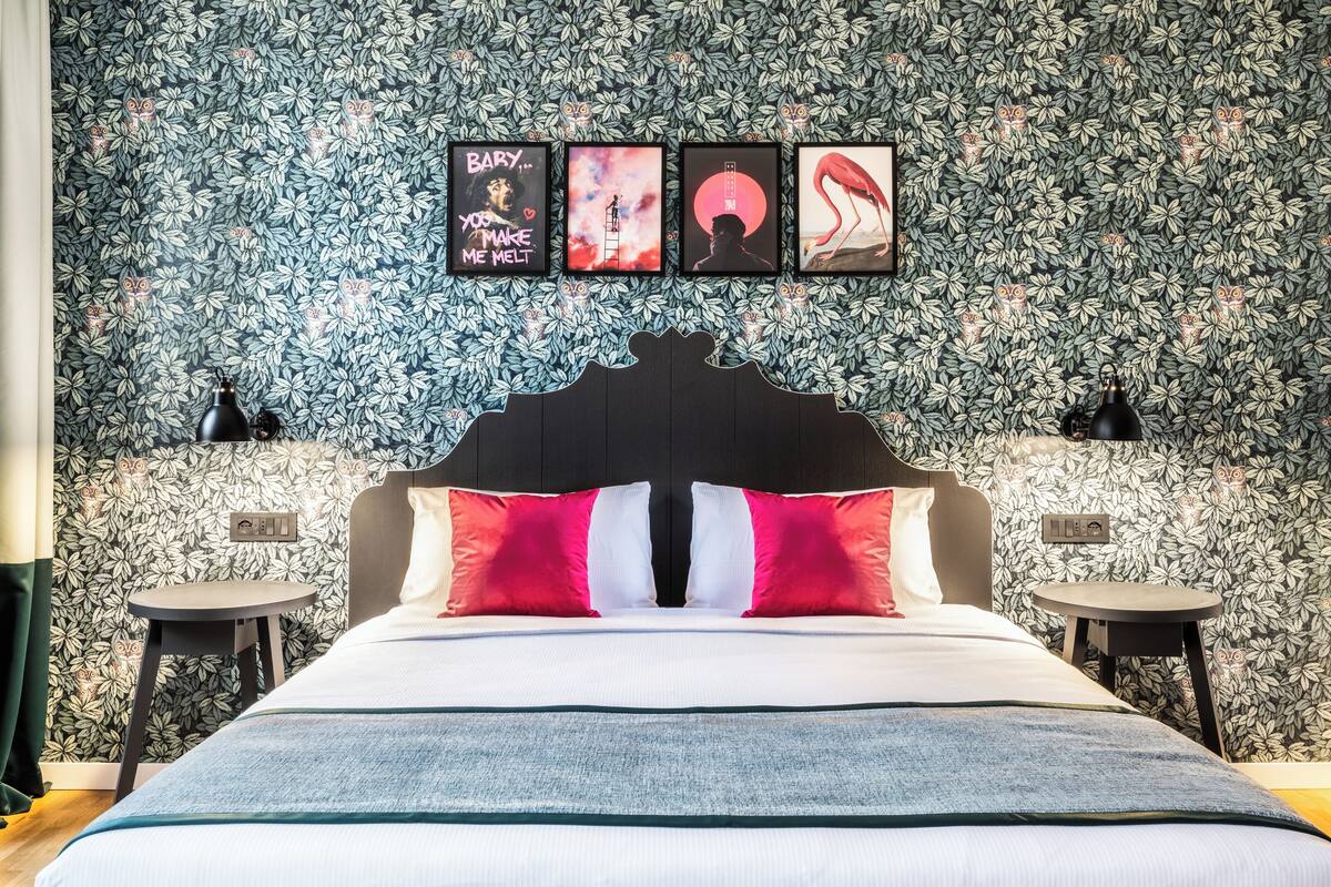 Deluxe Apartment B9 | Desk, laptop workspace, free WiFi, bed sheets