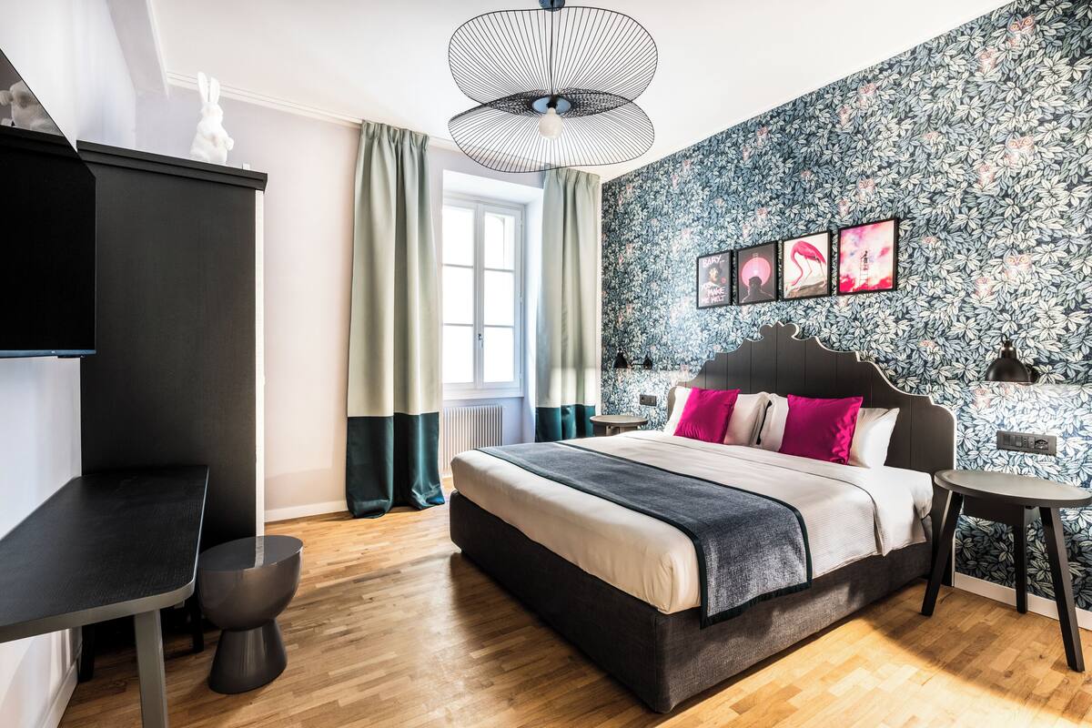 Grand Apartment, Balcony B3 | Desk, laptop workspace, free WiFi, bed sheets