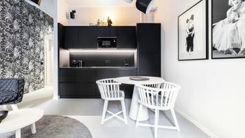 Deluxe Apartment B1 | Tempat makan