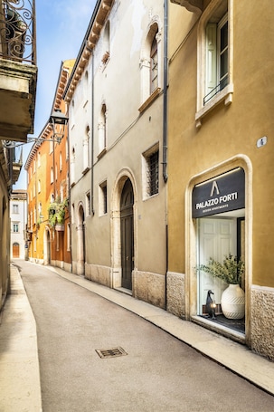 Palazzo Forti Verona Design Apartments