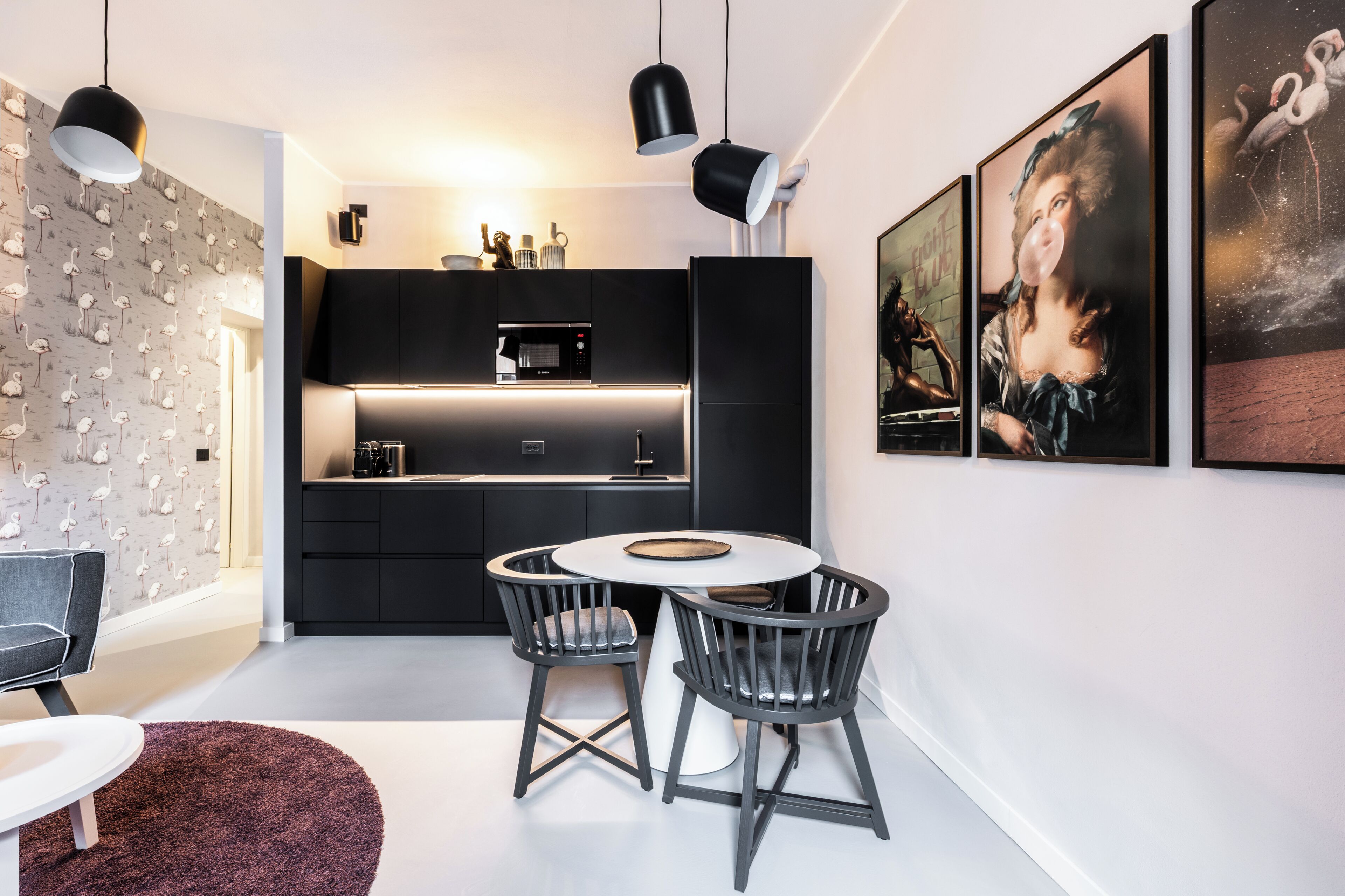Deluxe Apartment B5 | Cocina privada | Frigorífico, microondas, horno y placa de cocina