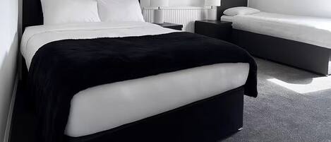3 bedrooms, WiFi (free), bed sheets