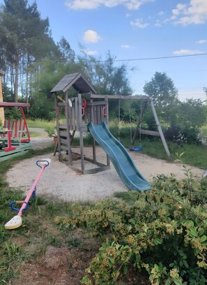 Children’s area - Guest Room D’ô with Shared Pool, Wi-Fi, and Air Conditioning (Frayssinet-le-Gélat)