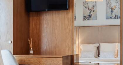 Villa Views_Deluxe Double Room (14) with Private Bathroom (Basto Headboards)
