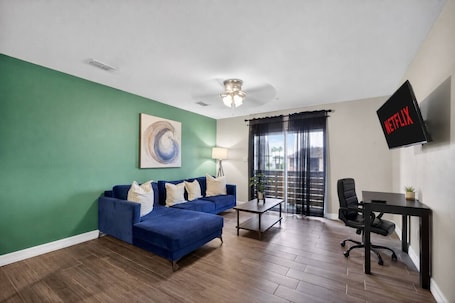 Living area. Feel Energized King Size Bed Fast WiFi 500 Mbps