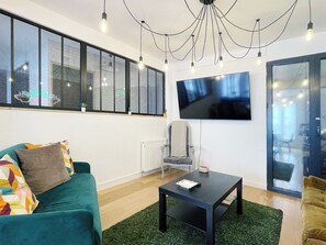 Living area - Vrbo Property (Reims)