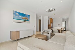 Smart TV - Garden View·Balcony·Pool & Jacuzzi·BBQ & Bar (Eagle)