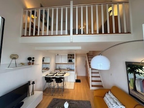 Living area - Apartment with sea view, terrace and swimming pool (Dives-sur-Mer)