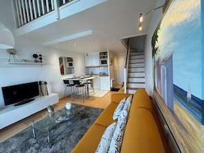 Living area - Apartment with sea view, terrace and swimming pool (Dives-sur-Mer)