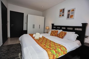 Iron/ironing board, WiFi - 2-bedroom apartment in Signature (Accra)