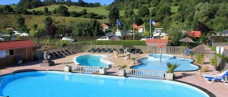 Piscine extérieure (ouverte en saison)