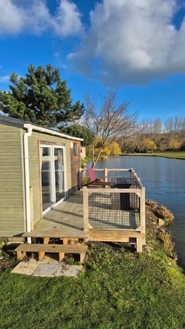 Comfort-Chalet, Seeblick | Terrasse/Patio