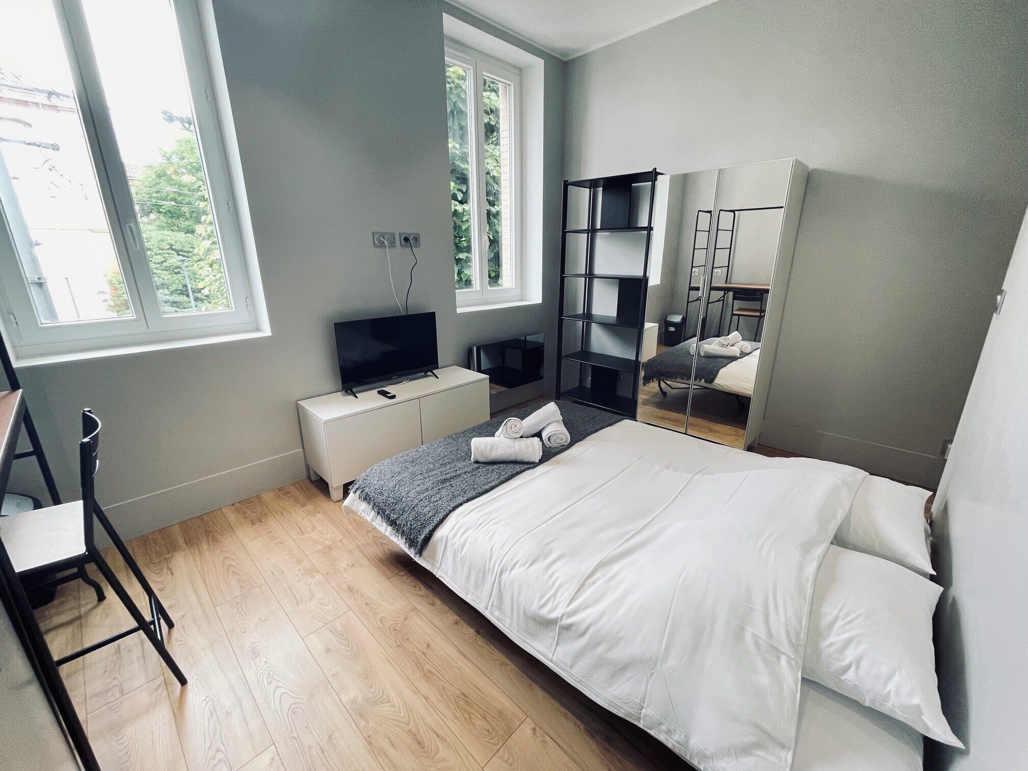واي فاي وملاءات أسرّة
