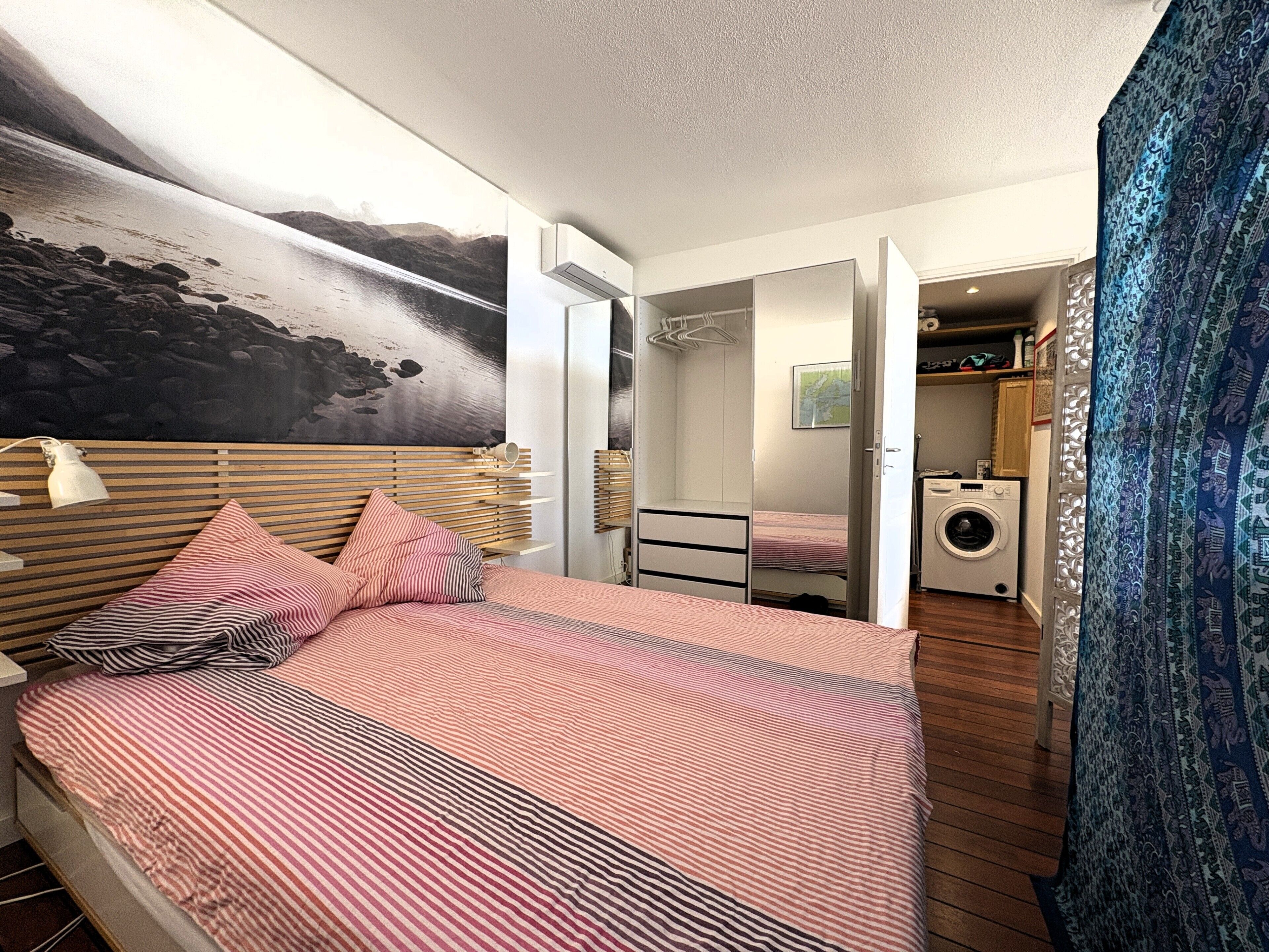 1 dormitorio, tabla de planchar con plancha, wifi y ropa de cama