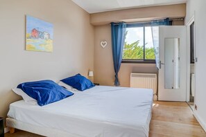Room - Apartment with balcony and parking near the beach (Arcachon)