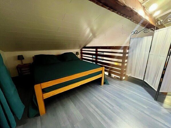 Room - 3-star cottage with terrace (Cavalaire-sur-Mer)