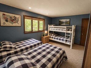 3 bedrooms, WiFi, bed sheets
