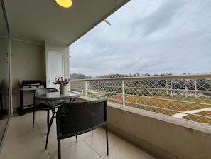 Apartment | Tempat makan luar