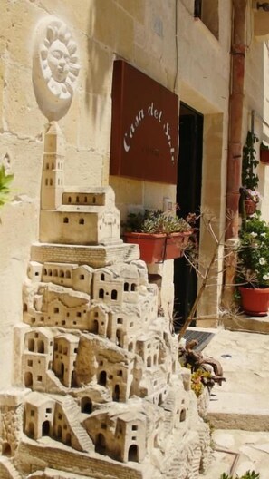 Exterior detail - Casa della Luna (Matera)