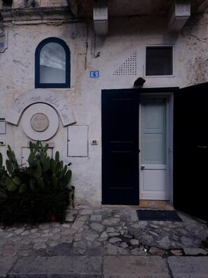 Comfort Double Room, Patio, City View | Exterior detail - Casa della Luna (Matera)