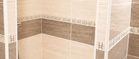 Douche, serviettes fournies