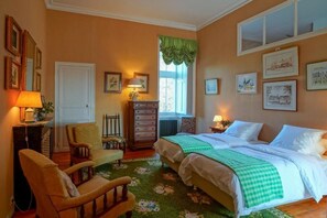 Chambre Quadruple, vue jardin | Fer et planche à repasser, Wi-Fi gratuit