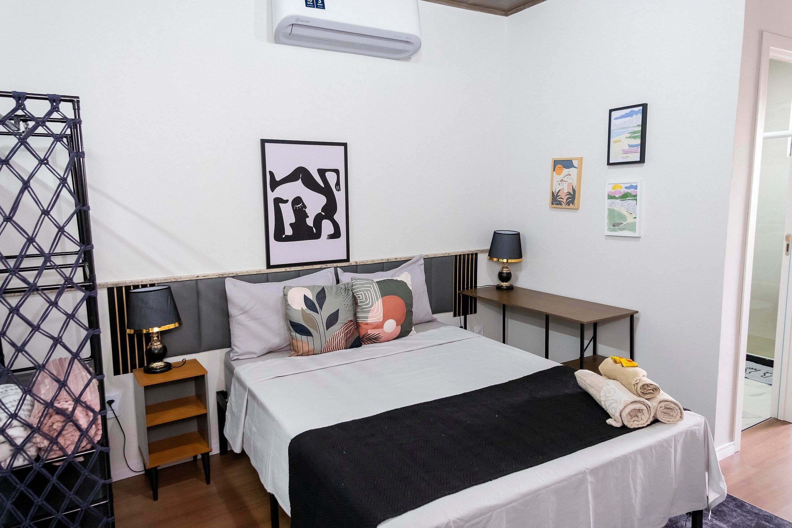 Iron/ironing board, internet, bed sheets