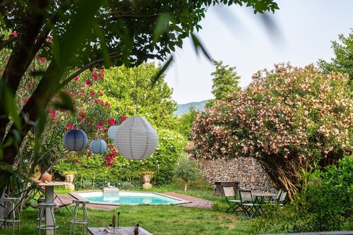 Gîtes de la Soulondre: Ferienhaus mit Bergblick, Gemeinschaftspool und WLAN