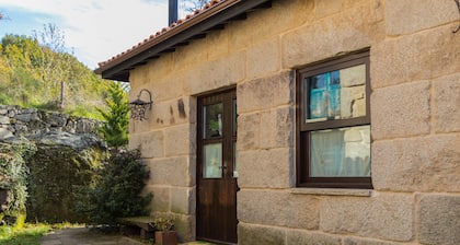 Casa Volvoreta: Perfect for Families with Pool near Allariz, Ourense
