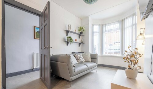 Spacious 3 Bedroom Belfast Townhouse I Sleeps 5