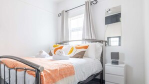 Unclassified image, 5 of 36, button - Spacious 3 Bedroom Belfast Townhouse I Sleeps 5 (Belfast)